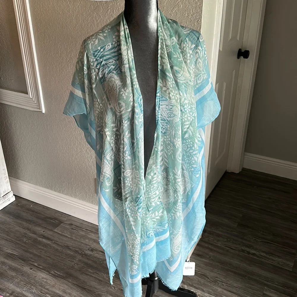 Beach cover up, open - Picture 1 of 7